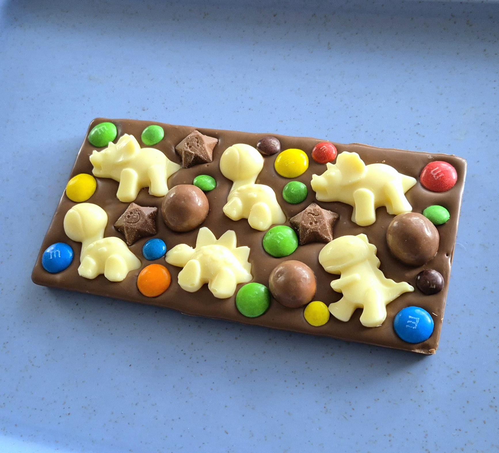 Chocolate Slab with Dinosaurs, Dinos, For small boys and girls