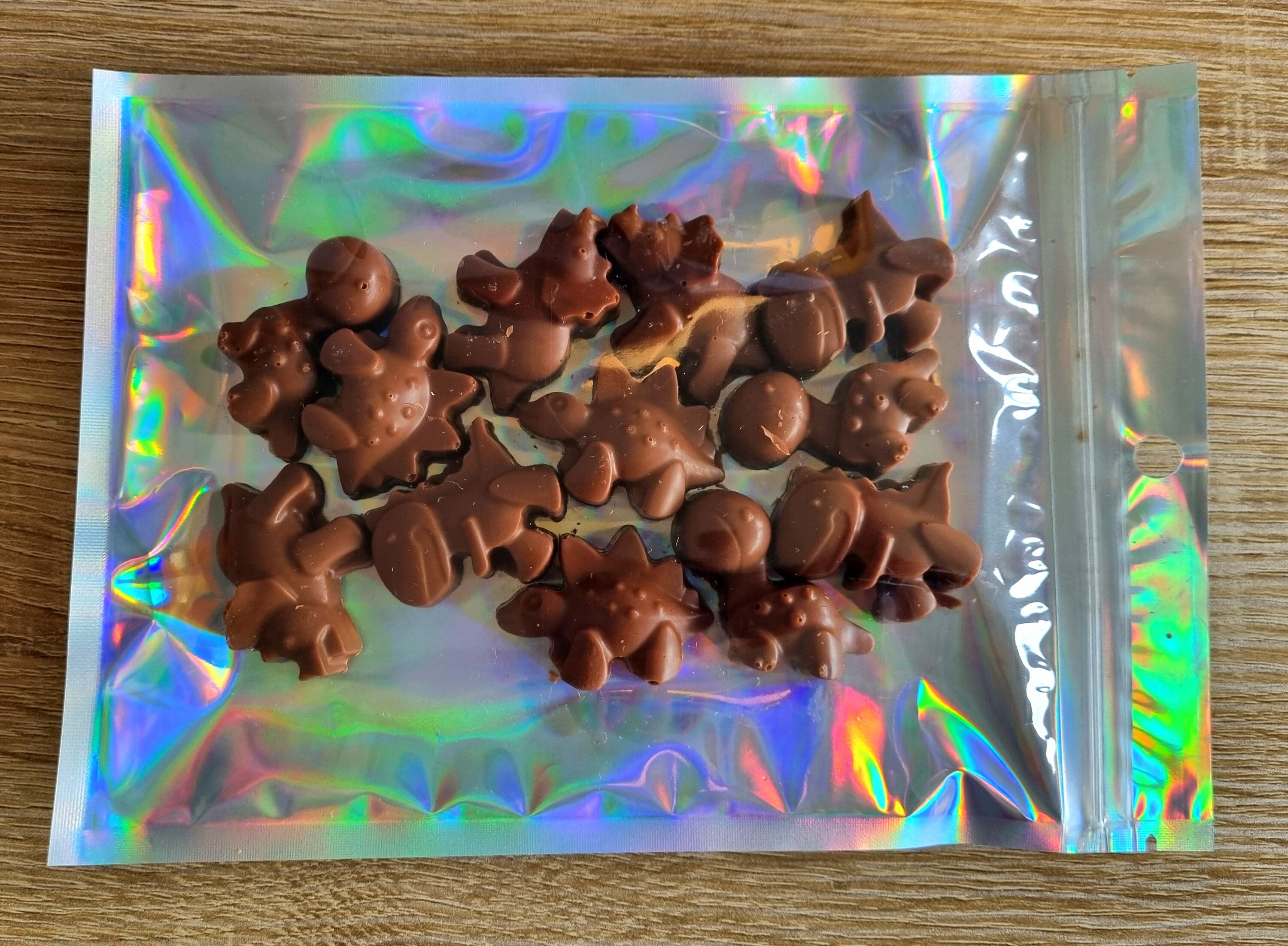 Pack of 12 Milk Chocolate Dinosaurs, Gift for Boys and Girls, Party Favours